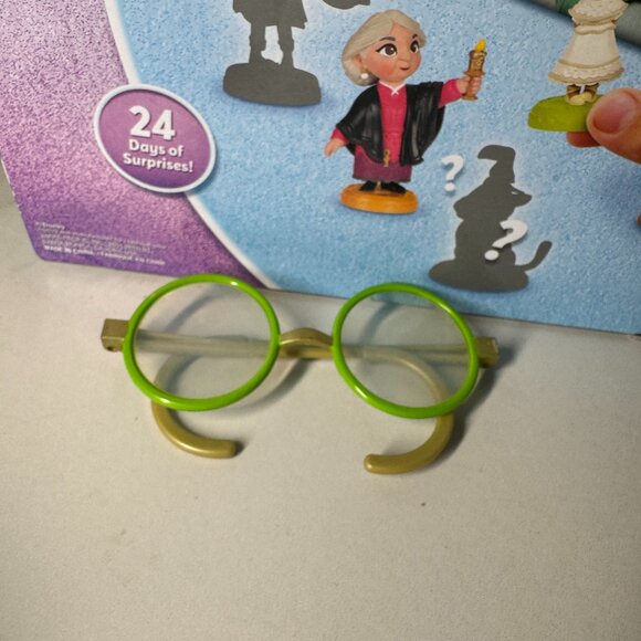 Disney Encanto Madrigal Family Surprises Holiday Advent Calendar Toy NWT - Picture 4 of 6